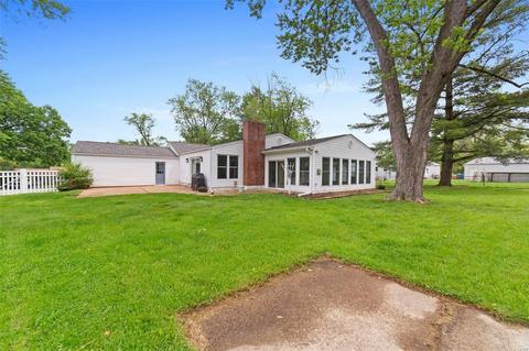 442 Bush Dr, Ballwin, MO 63021 photo 2