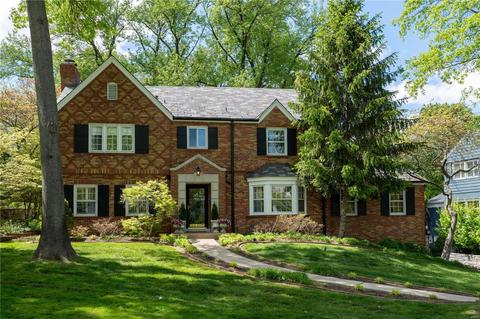 43 Fair Oaks Dr, Saint Louis, MO 63124