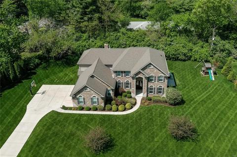 15 Clayton Downs Ln, Saint Louis, MO 63131