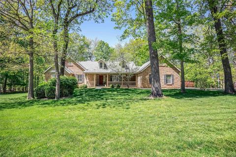 17521 Radcliffe Place Dr, Wildwood, MO 63025