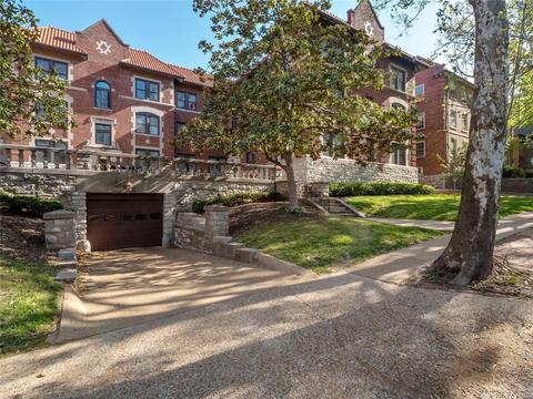 7515 Buckingham Dr #1N, Clayton, MO 63105