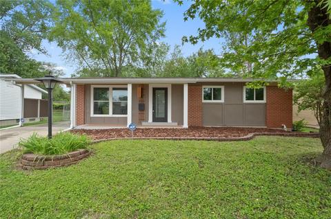 2670 Knollwood Ln, Florissant, MO 63031