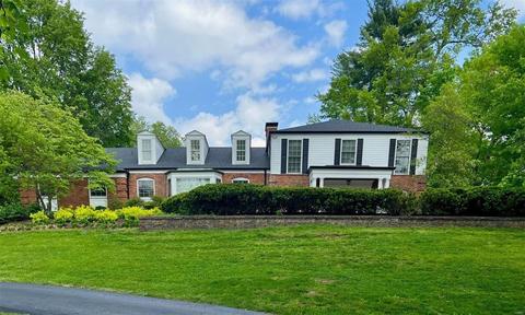 770 Cella Rd, Ladue, MO 63124