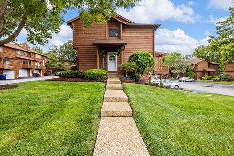 218 Cedar Grove Dr #D, Saint Charles, MO 63304