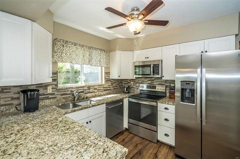 312 Fox Briar Ln, Ballwin, MO 63021 photo 13