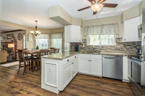 312 Fox Briar Ln, Ballwin, MO 63021 photo 12