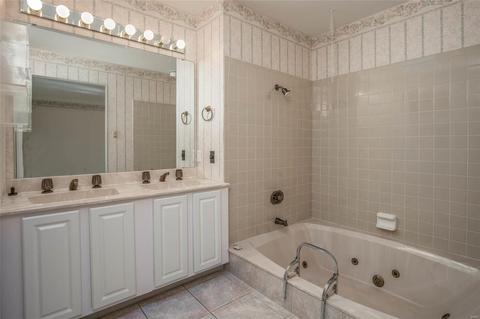 307 Fox Briar Ln, Ballwin, MO 63021 photo 22