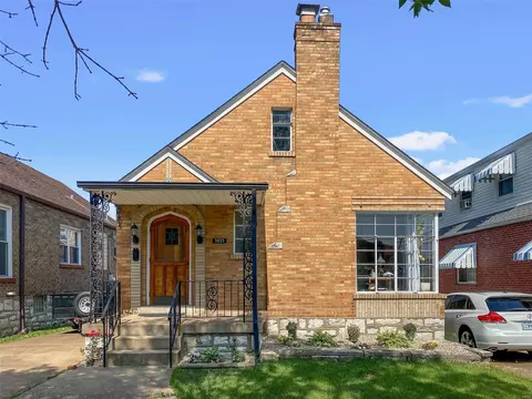 3823 Sulphur Ave, Saint Louis, MO 63109