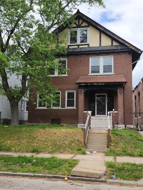 4441 Red Bud Ave, Saint Louis, MO 63115