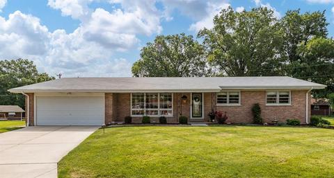 4 Ashland Pl, Saint Charles, MO 63301