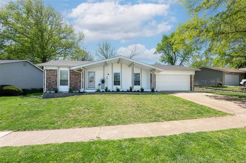 274 Brightfield Dr, Ballwin, MO 63021 photo 1