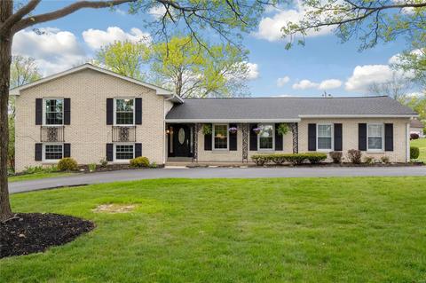120 Emerald Green Ct, Creve Coeur, MO 63141