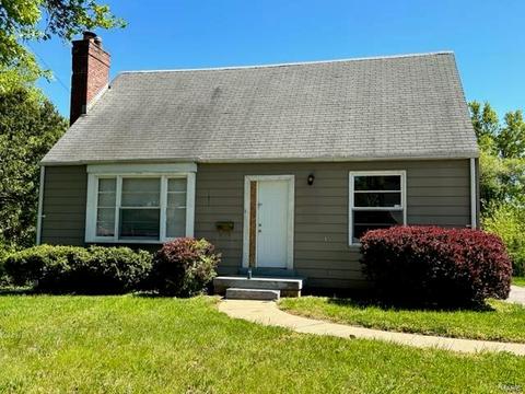1839 Park Ln, Saint Louis, MO 63136