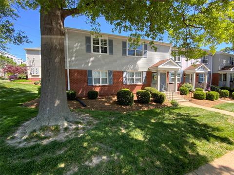 1402 Peacock Ln, Saint Louis, MO 63144
