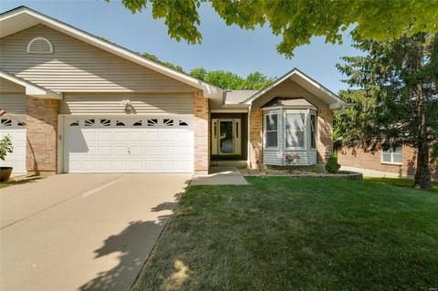 2959 Sylvan Ln #2D, Saint Charles, MO 63301