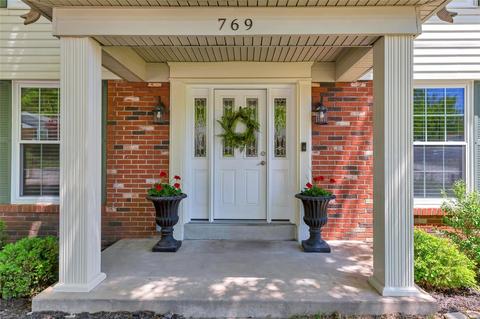 769 Berquist Dr, Ballwin, MO 63011 photo 2