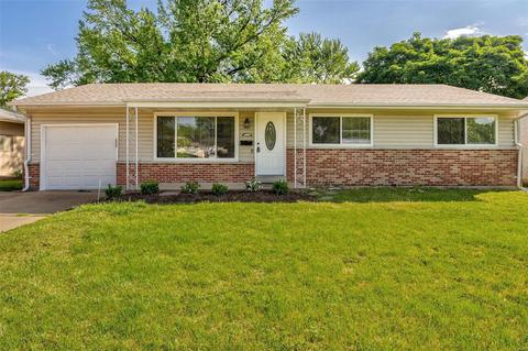 1241 Aspen Dr, Florissant, MO 63031