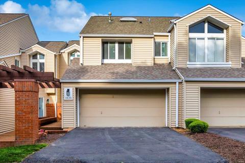 1828 Ridgeview Circle Dr, Ballwin, MO 63021