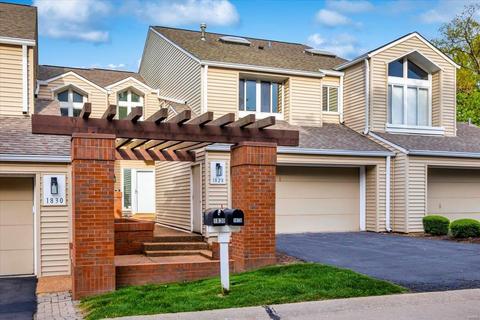 1828 Ridgeview Circle Dr, Ballwin, MO 63021 photo 2