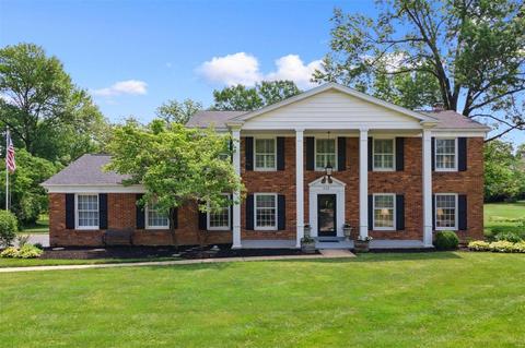 222 Pebble Acres Dr, Saint Louis, MO 63141