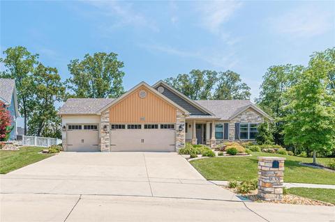 833 Mule Creek Dr, Wentzville, MO 63385