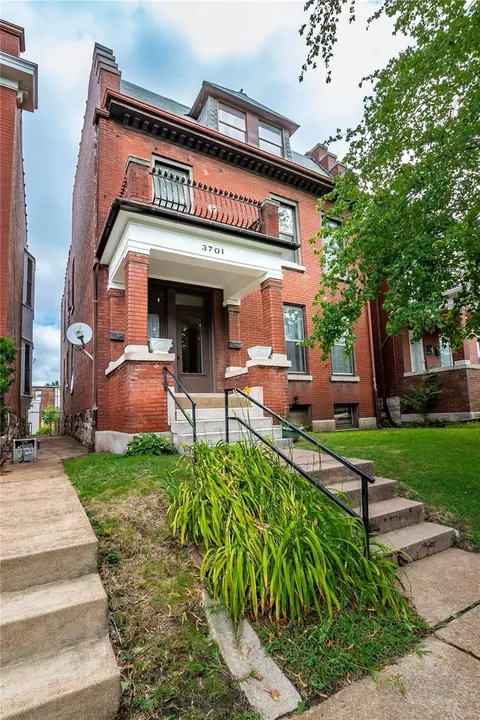3701 Wyoming St, Saint Louis, MO 63116