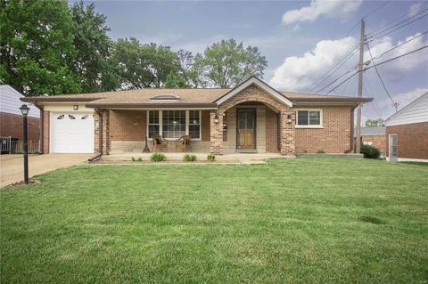 6807 Ardale Dr, Affton, MO 63123