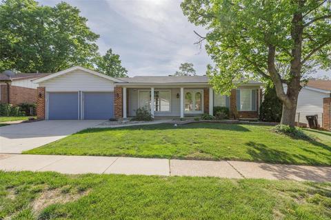 4575 Thicket Dr, Saint Louis, MO 63129