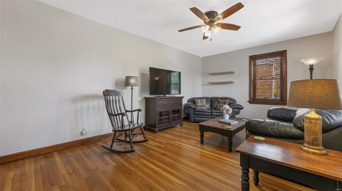 9313 Aster Ave, Affton, MO 63123 photo 5