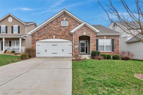 208 Wyndtrace Ct, Lake Saint Louis, MO 63367