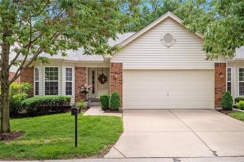 1324 Kensington Way Dr, Ellisville, MO 63011