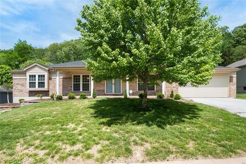 14929 Royalbrook Dr, Chesterfield, MO 63017