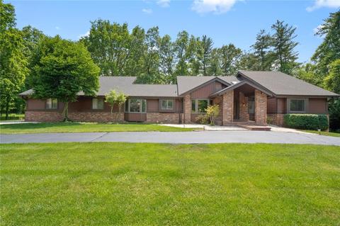 12666 Mason Forest Dr, Creve Coeur, MO 63141