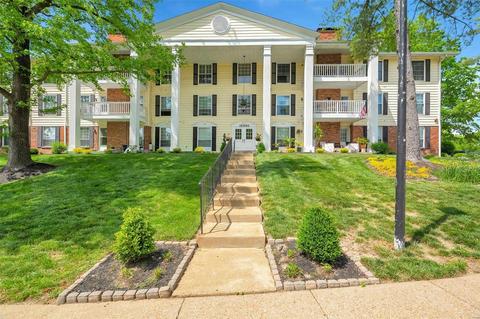 15593 Bedford Forge Dr #10, Chesterfield, MO 63017