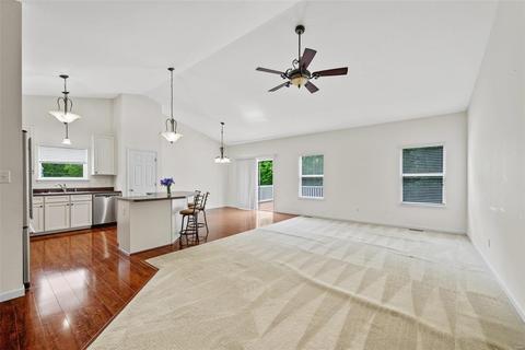 556 Springhurst Pkwy, O'fallon, MO 63368 photo 4