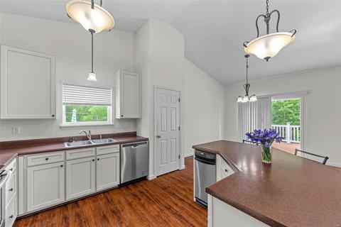 556 Springhurst Pkwy, O'fallon, MO 63368 photo 16