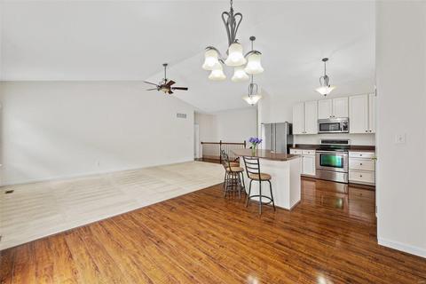 556 Springhurst Pkwy, O'fallon, MO 63368 photo 6
