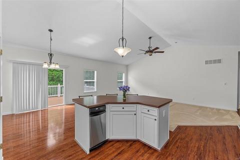556 Springhurst Pkwy, O'fallon, MO 63368 photo 15