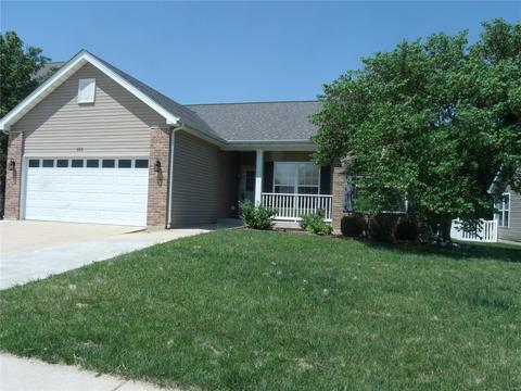 691 Springfield Dr, Wentzville, MO 63385