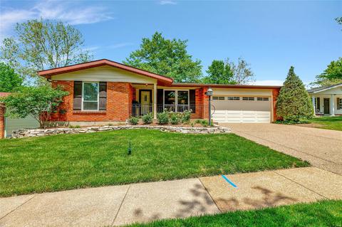 823 Windingpath Ln, Manchester, MO 63021