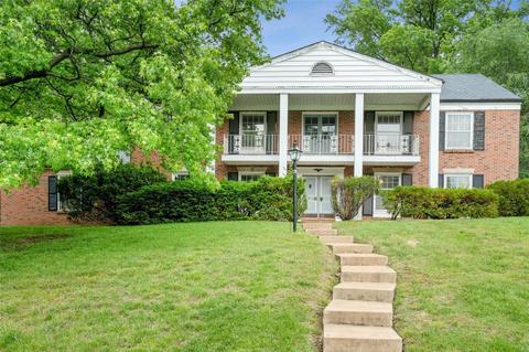 48 Lake Forest Dr, Richmond Heights, MO 63117
