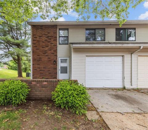 12408 Sea Lane Dr, Florissant, MO 63033