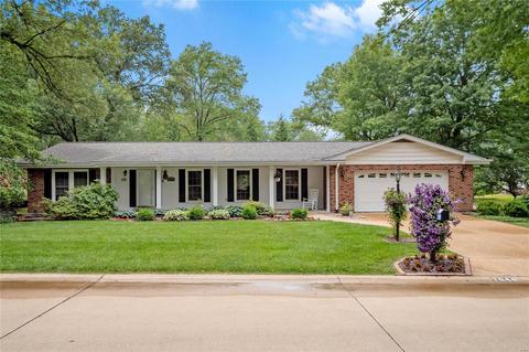 7644 Capilia Dr, Crestwood, MO 63123