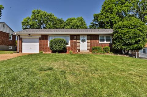 8409 Craighill Dr, Saint Louis, MO 63123