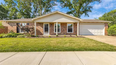 4938 Theiss Meadows Dr, Saint Louis, MO 63128