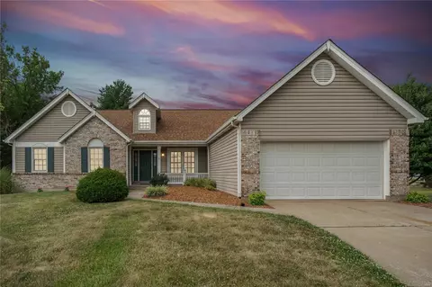 3801 Hartack Ct, Florissant, MO 63034