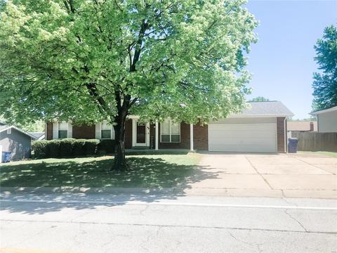 49 Oakridge West Dr, Saint Peters, MO 63376