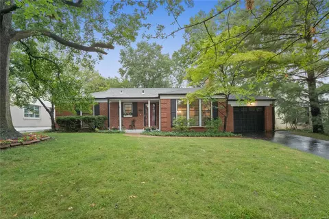 857 Berick Dr, Saint Louis, MO 63132