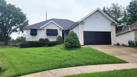 13624 Tesson Oaks Ct, Saint Louis, MO 63128