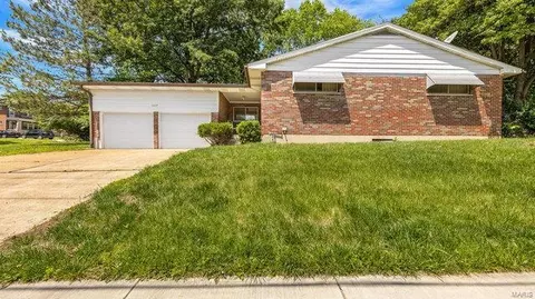 1375 Yale Ave, Saint Louis, MO 63117